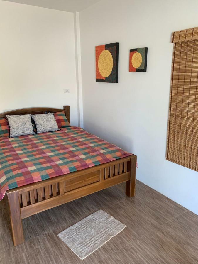 Sunray Guesthouse สุนันท์บ้านพักริมคลอง Uthai Thani Zewnętrze zdjęcie
