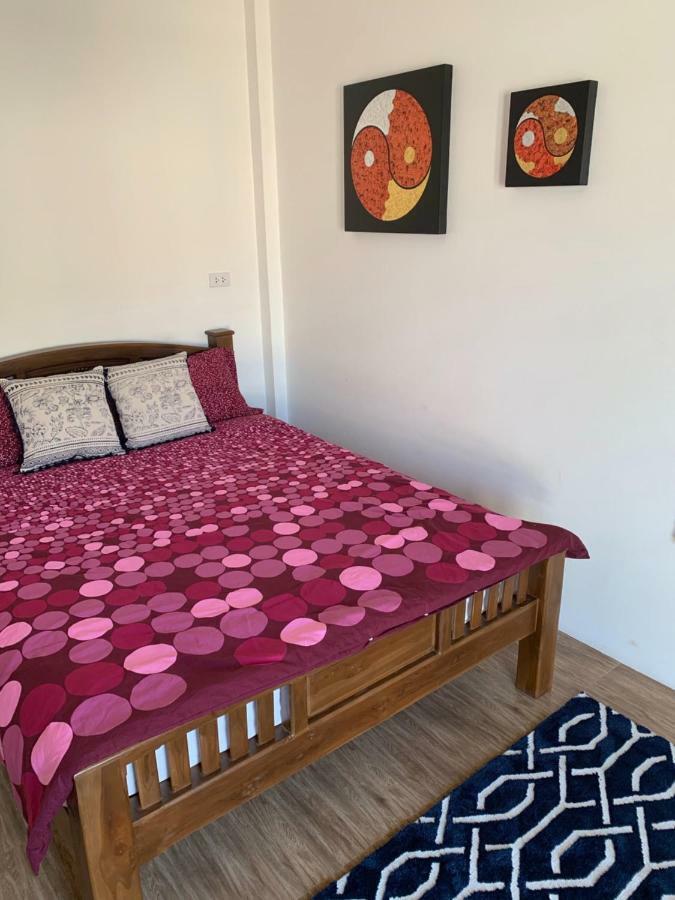 Sunray Guesthouse สุนันท์บ้านพักริมคลอง Uthai Thani Zewnętrze zdjęcie